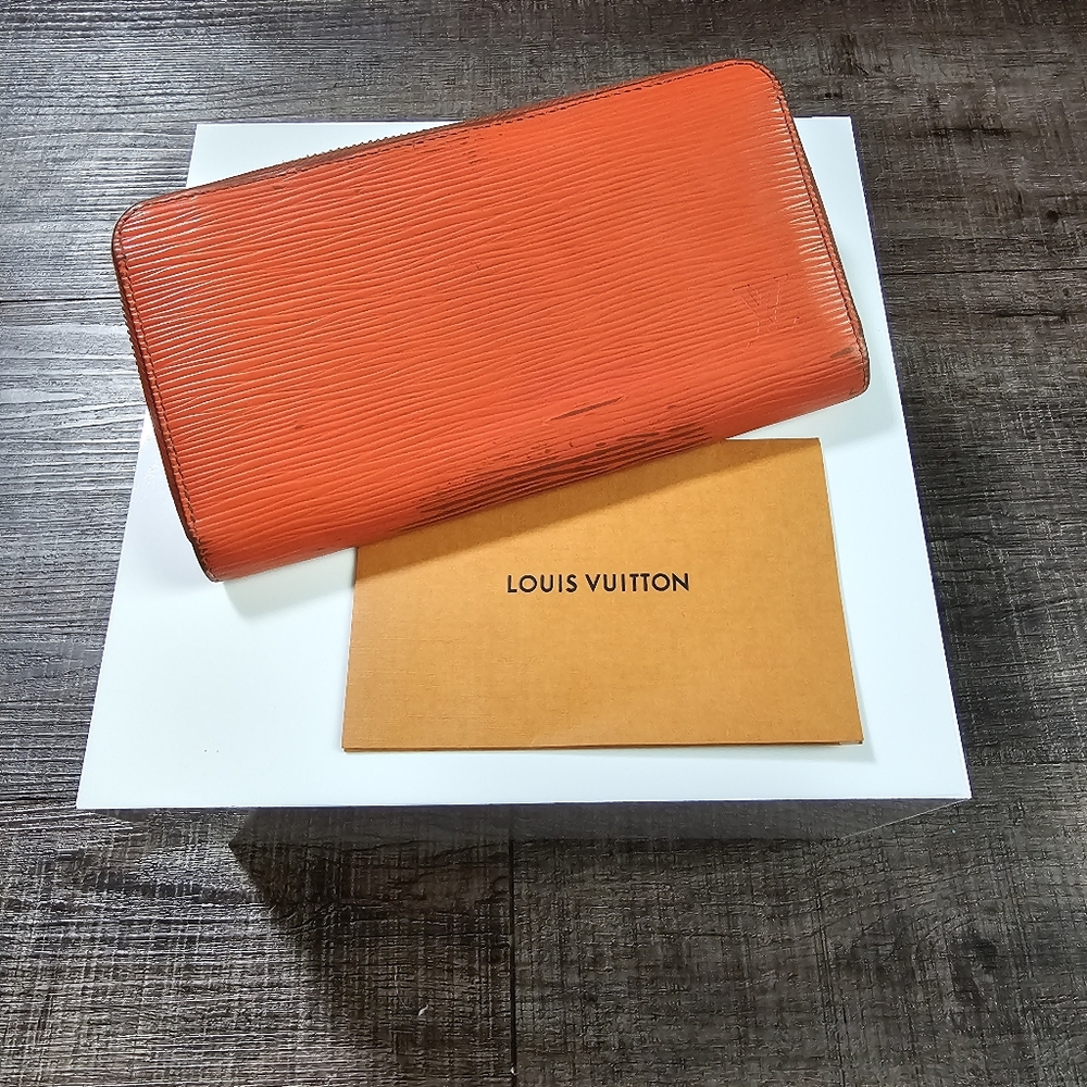 Louis Vuitton - Wallet